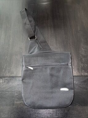 NWOT Travelon Anti-Theft Classic Messenger Bag